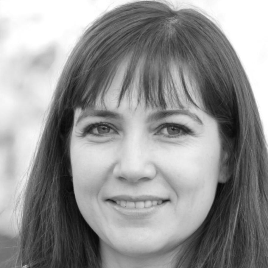 Portrait von Sabine Hölzer